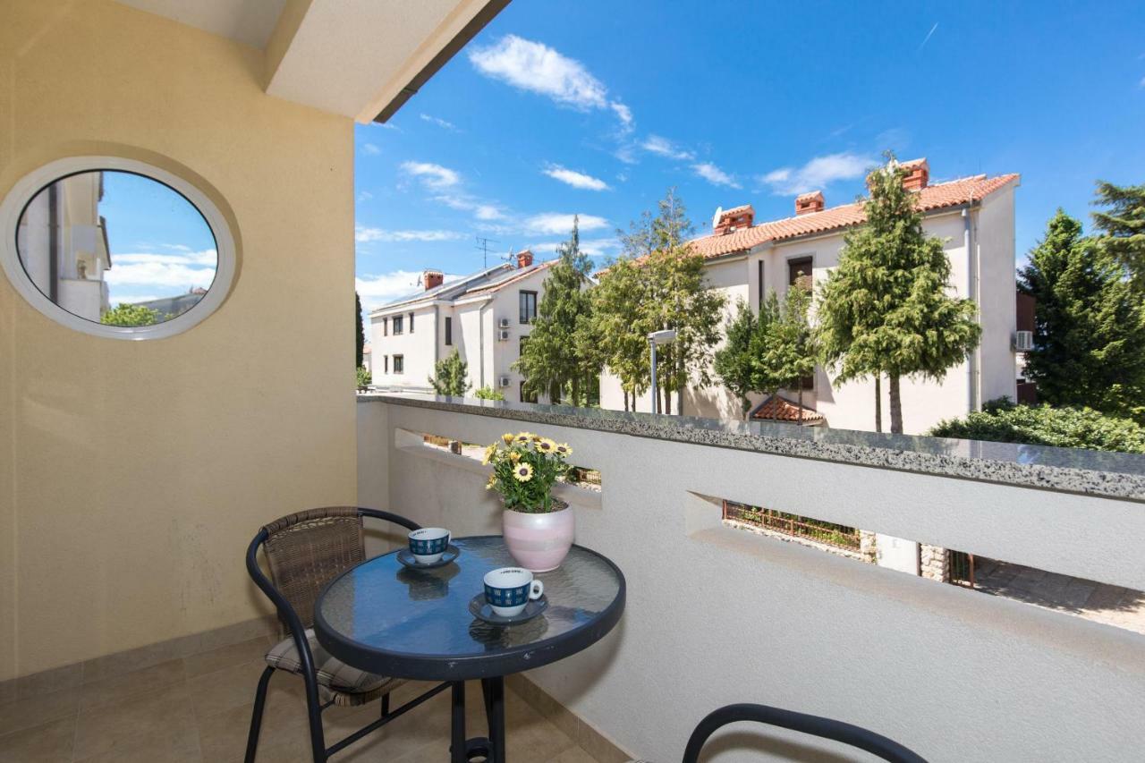 Apartments Nino Malinska Exterior photo