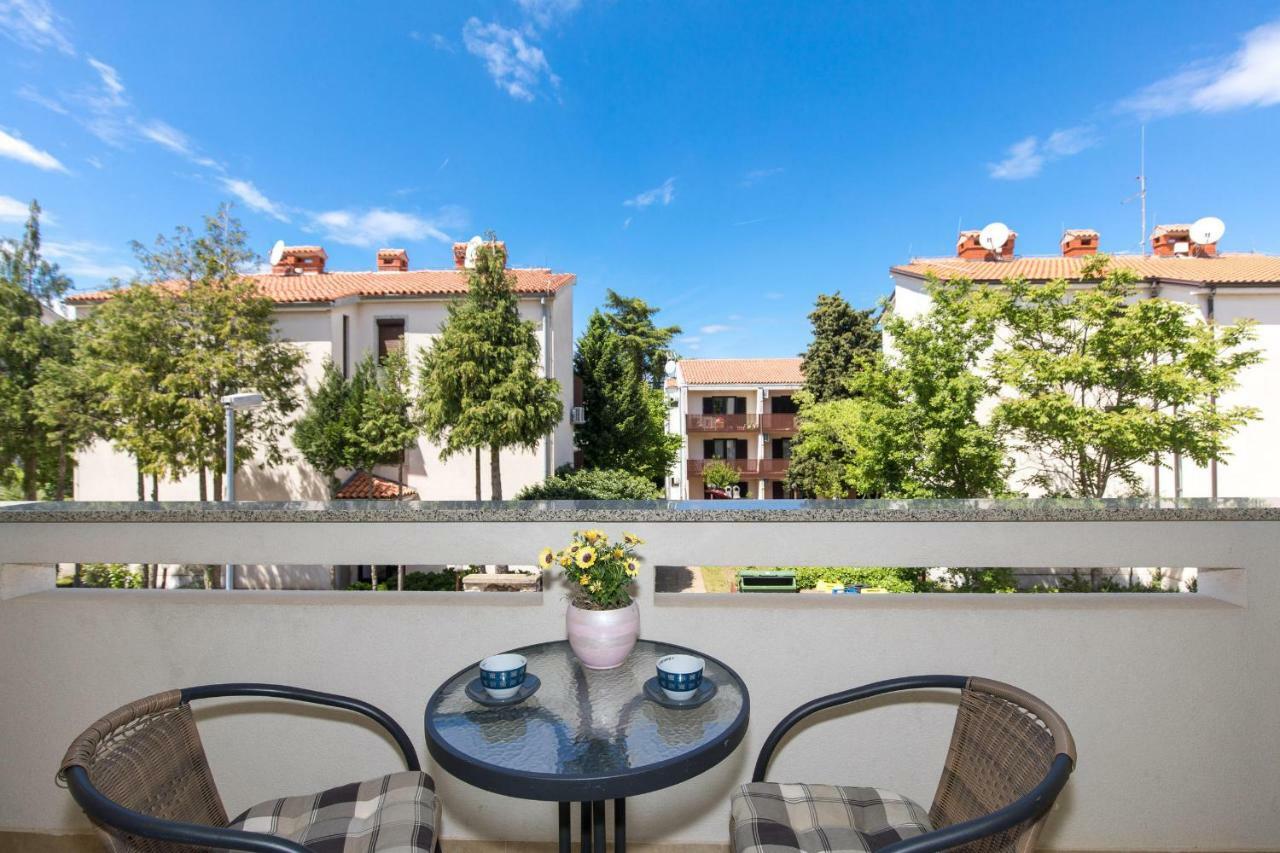 Apartments Nino Malinska Exterior photo